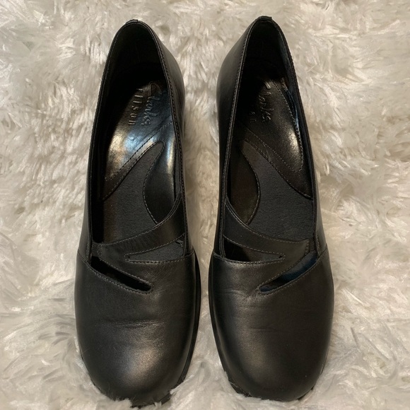 clarks artisan black